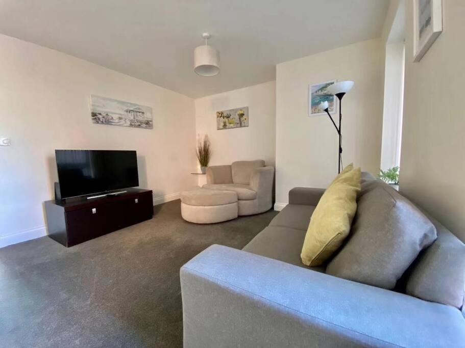 No12-Luxe Living Guest Apartment- 1 Bed-Garden-Private Parking-Wifi-Beach-City Swansea Exteriör bild